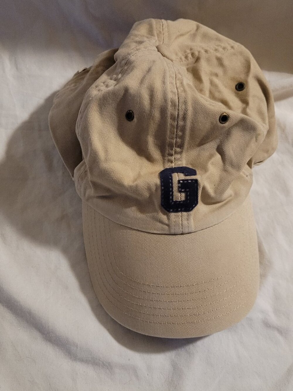 Gap Beige Ball Cap with G Logo Classic Casual Cap Vintage Style